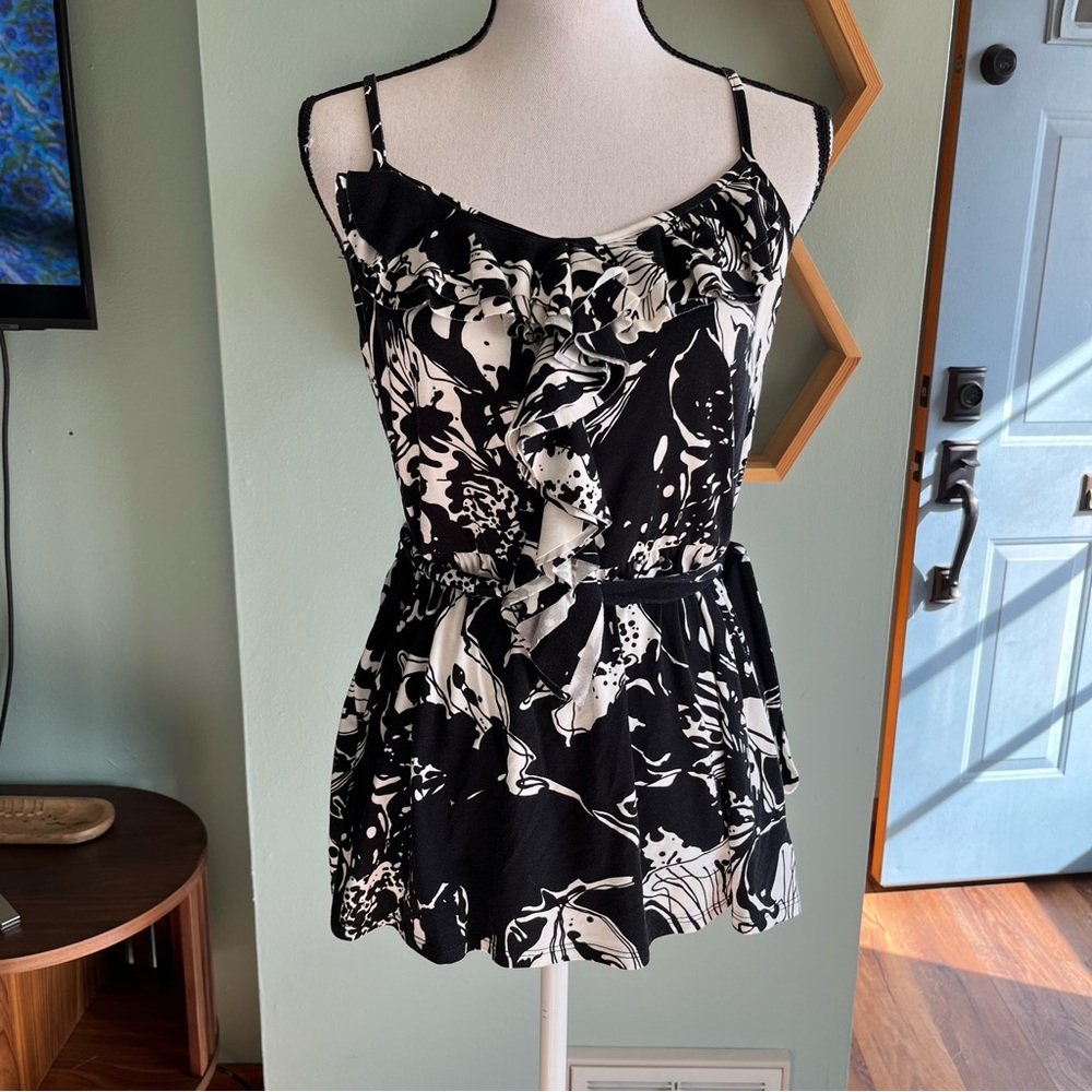 White House Black Market Tank top. Size large